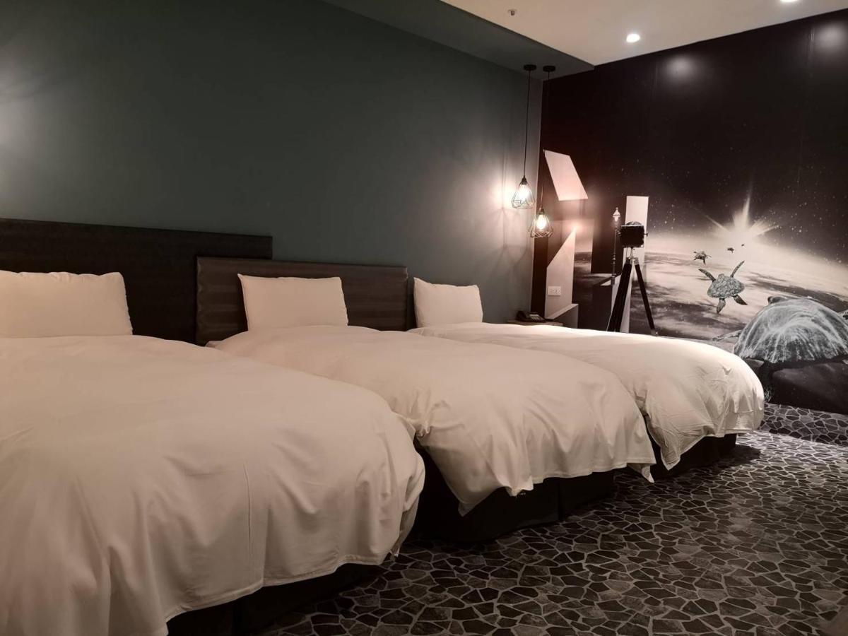 Hotel Half Taichung Exterior foto